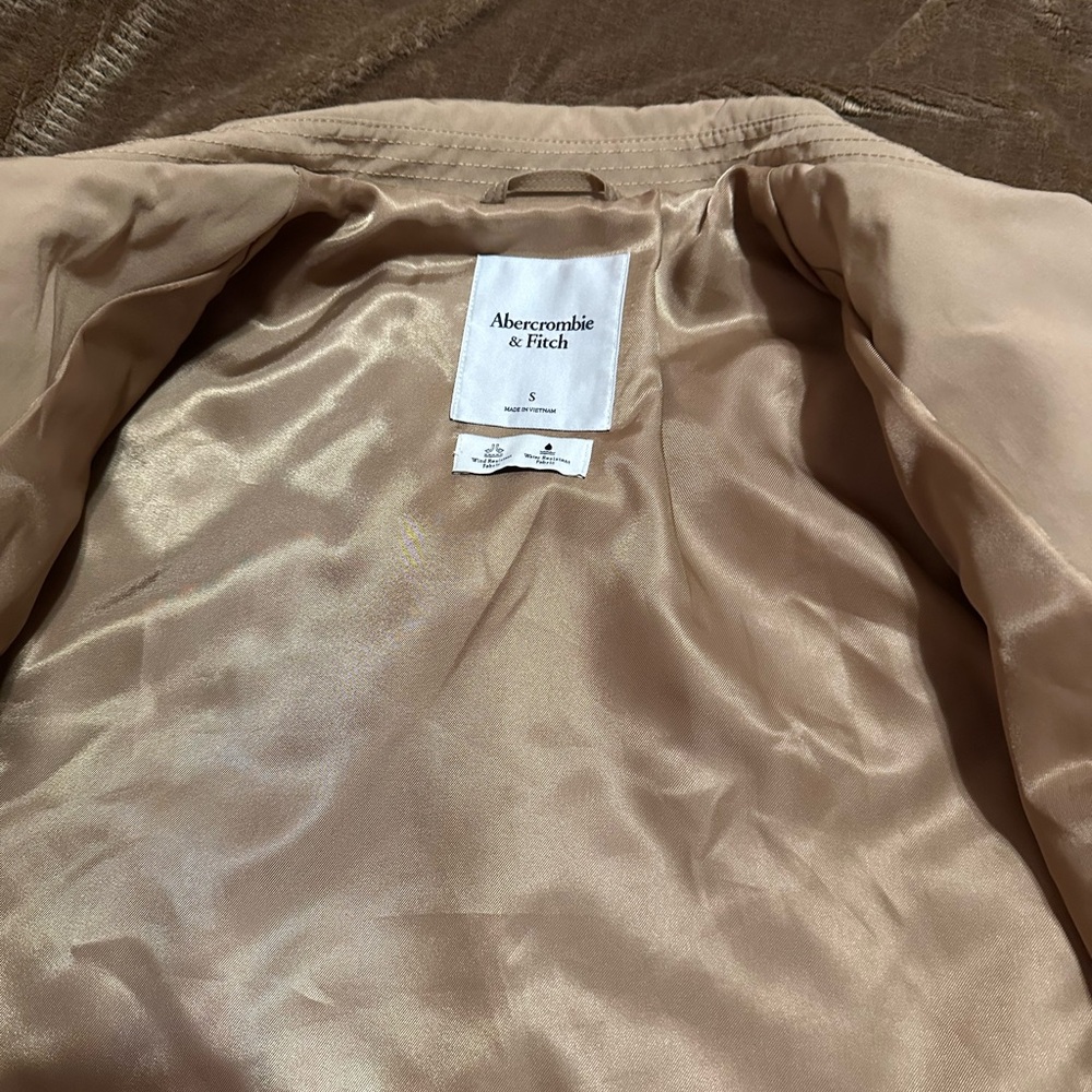 Abercrombie & Fitch Beige Women's Trench Coat - Picture 4 of 10
